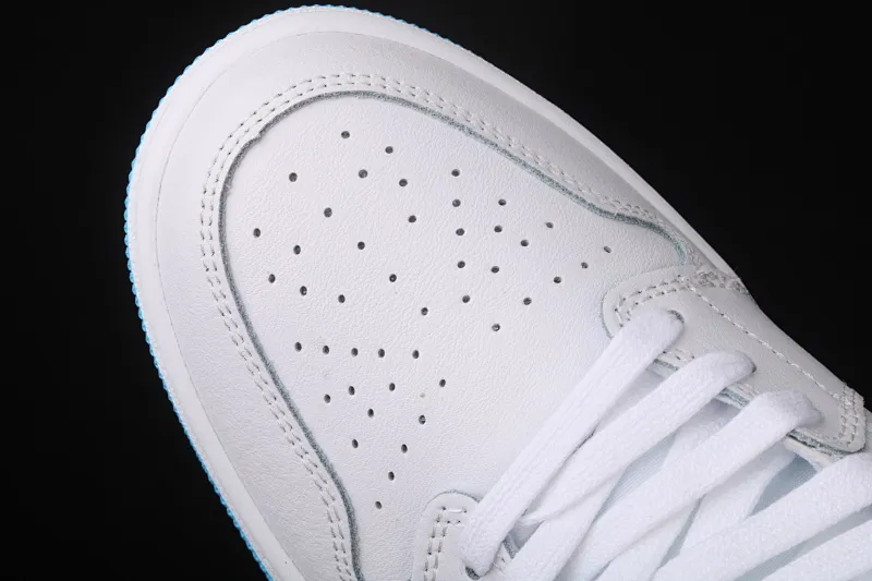 All Categories Air Jordan Jordan Series Basketball Shoes Air Jordan 1 Mid Air Jordan 1 Mid Carolina Blue AJ1 Joe 1 Lake Blue First Layer China Basketball Shoes BQ6472-114
